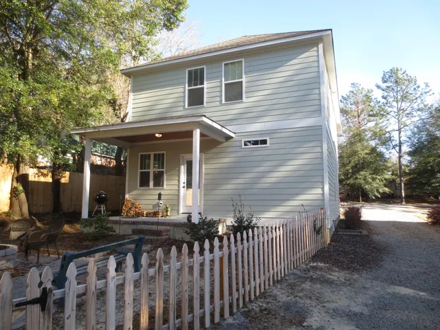 $2,400 | 330 North Leak Street, Southern Pines, NC 28387