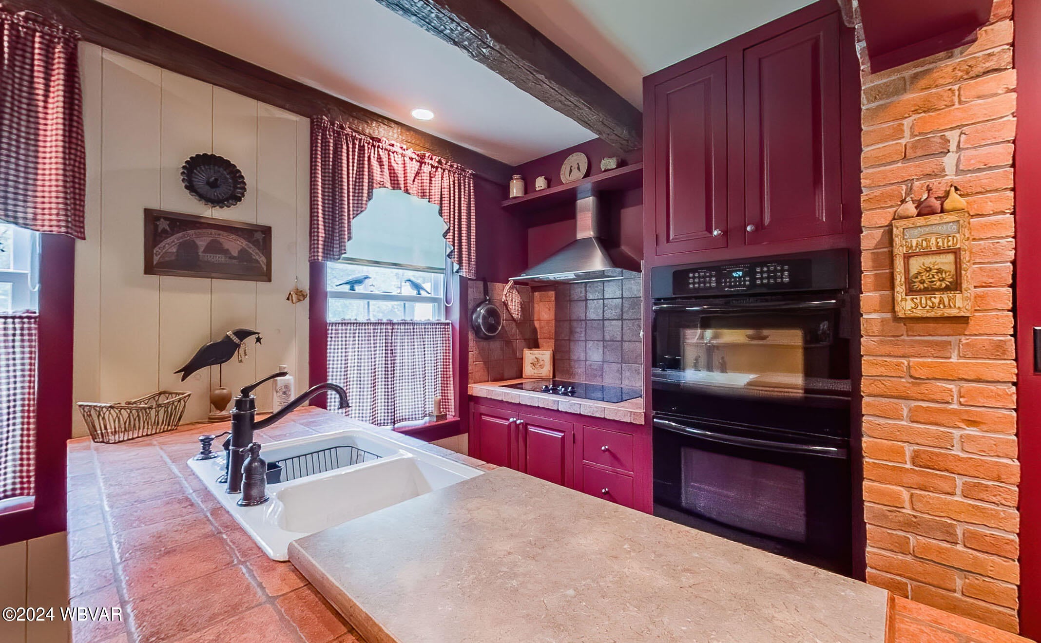 41 Pine Run Road Hughesville, PA 17737 - Photo 15 of 50 Island, double oven, counter cooktop stove with vent