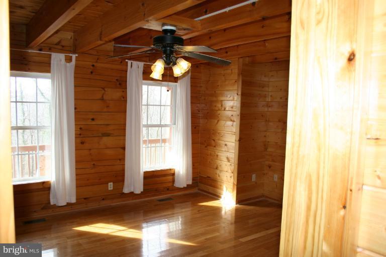 93 Parna Road Linden, VA 22642 - Photo 9 of 29 Bath (Master)