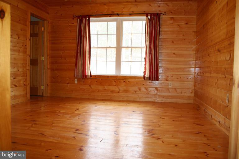 93 Parna Road Linden, VA 22642 - Photo 10 of 29 Interior (General)