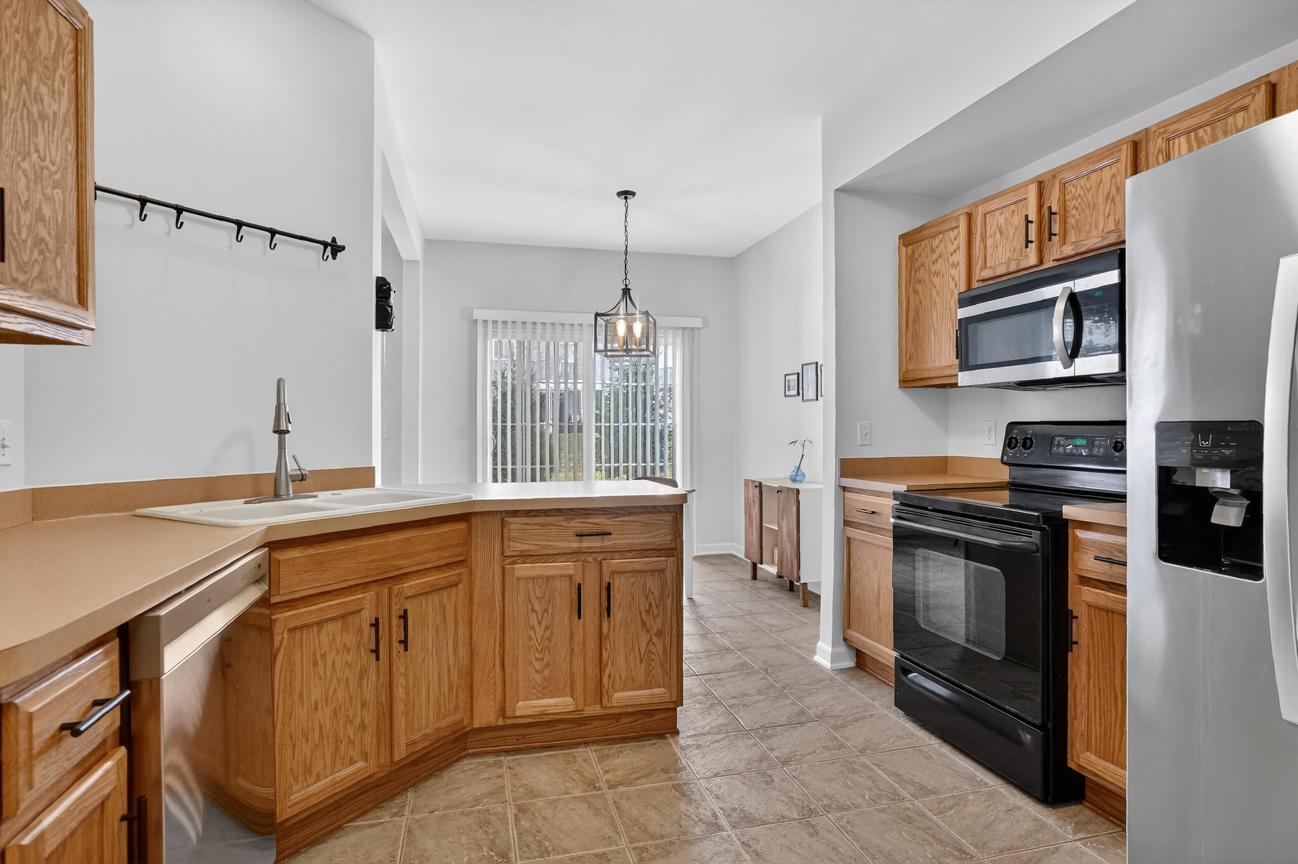 518 Dockside Circle Holly, MI 48442 - Photo 11 of 32 DSC00556