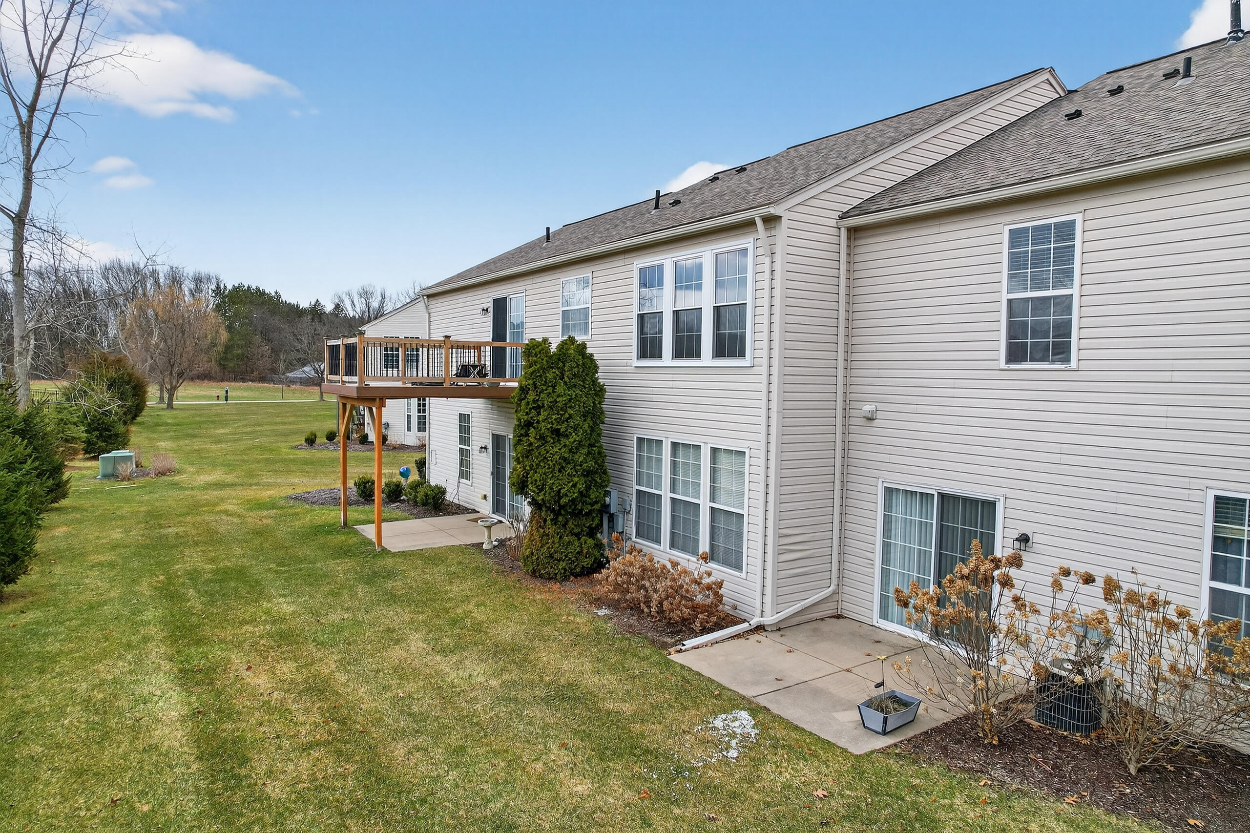 518 Dockside Circle Holly, MI 48442 - Photo 3 of 32 DJI_0996