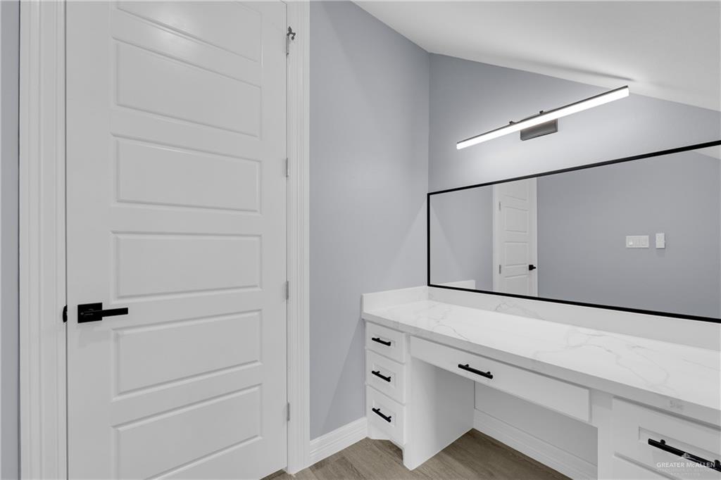 600 West Seminole Avenue Pharr, TX 78577 - Photo 7 of 17 a close view of closet