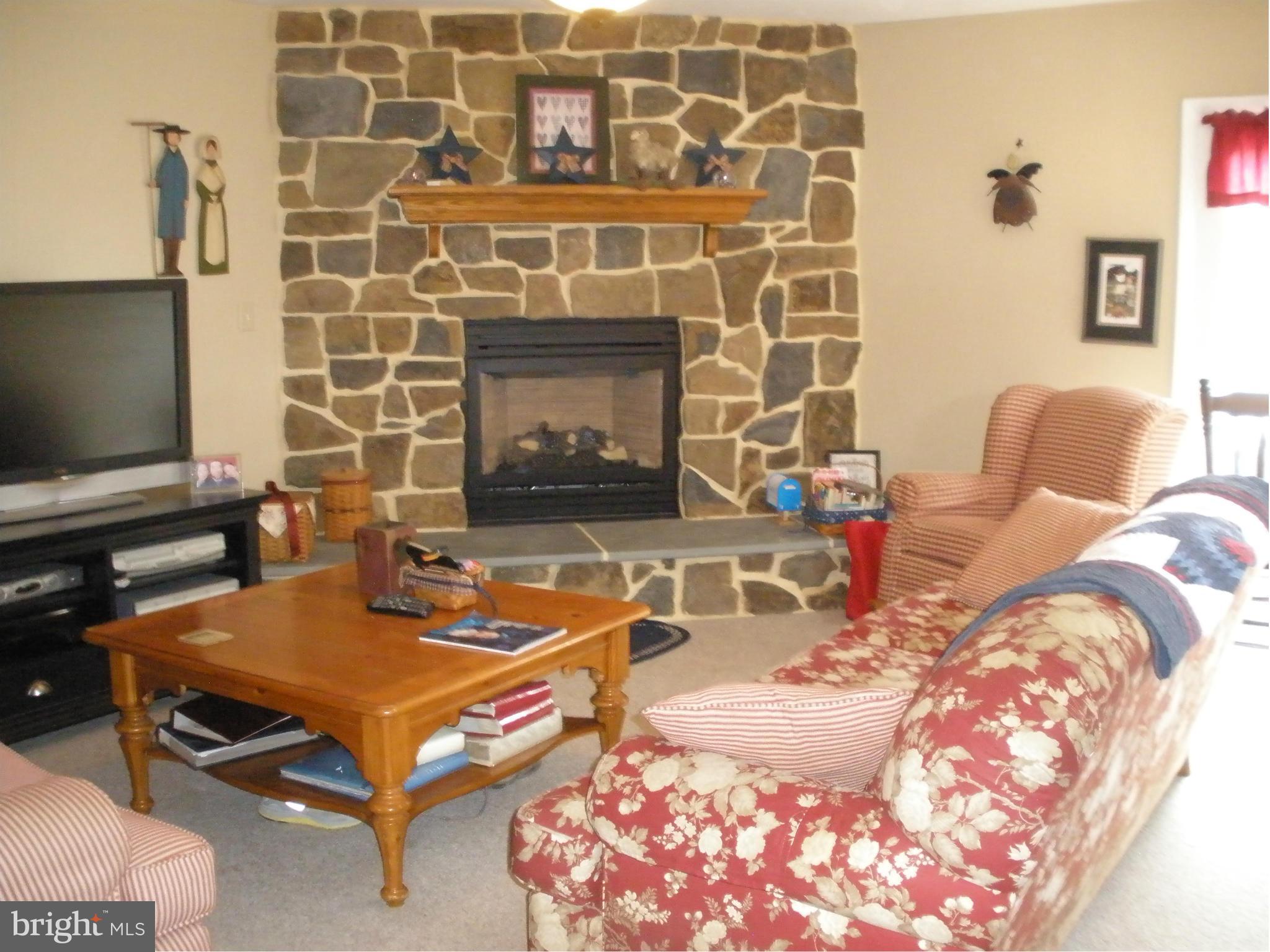 4417 Raspe Avenue Baltimore, MD 21206 - Photo 3 of 22 Family Room
