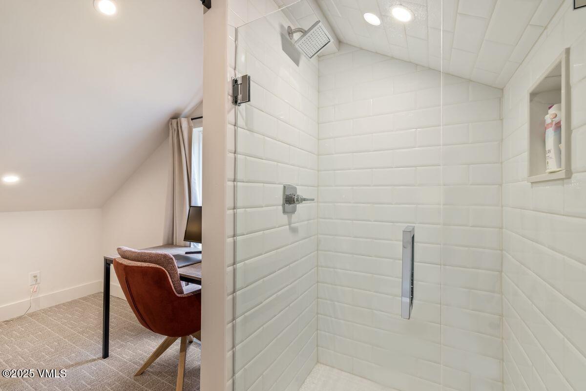 1546 Matterhorn Circle, Unit 4 Vail, CO 81657 - Photo 19 of 33 photo_online_018