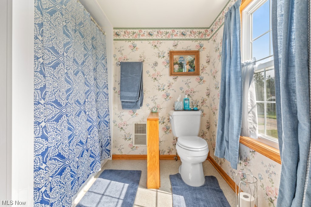14846 Ellett Road Beloit, OH 44609 - Photo 19 of 32 second floor full bathroom