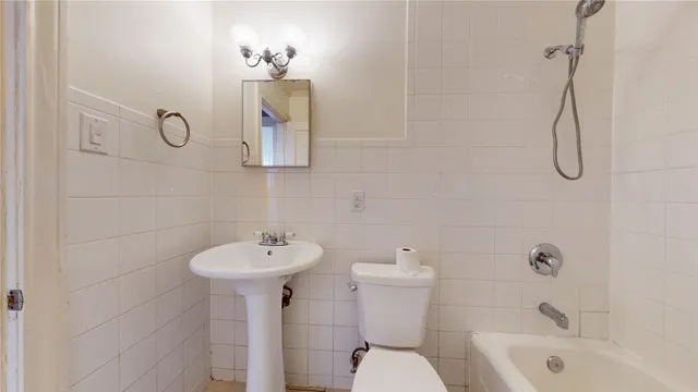 $1,695 | 317 Moody Street, Houston, TX 77009