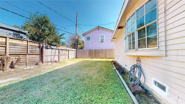 $1,695 | 317 Moody Street, Houston, TX 77009