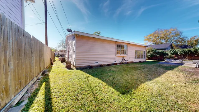 $1,695 | 317 Moody Street, Houston, TX 77009