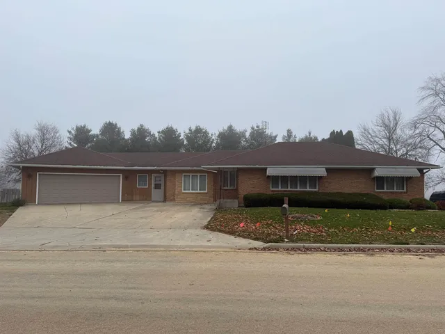 front view of house with a yard