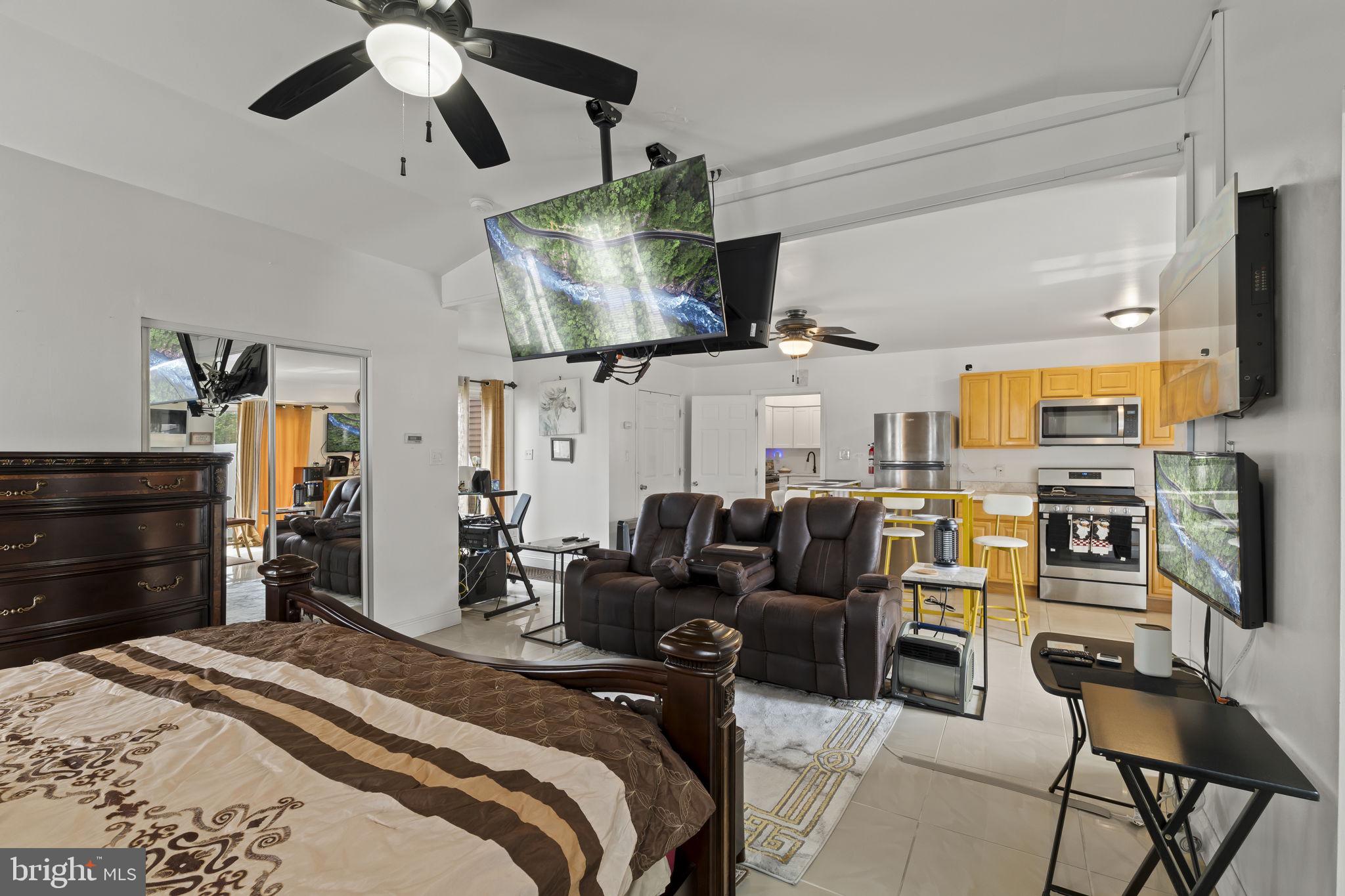 87 Hampton Gate Drive Sicklerville, NJ 08081 - Photo 23 of 43 En-law Suite Overview