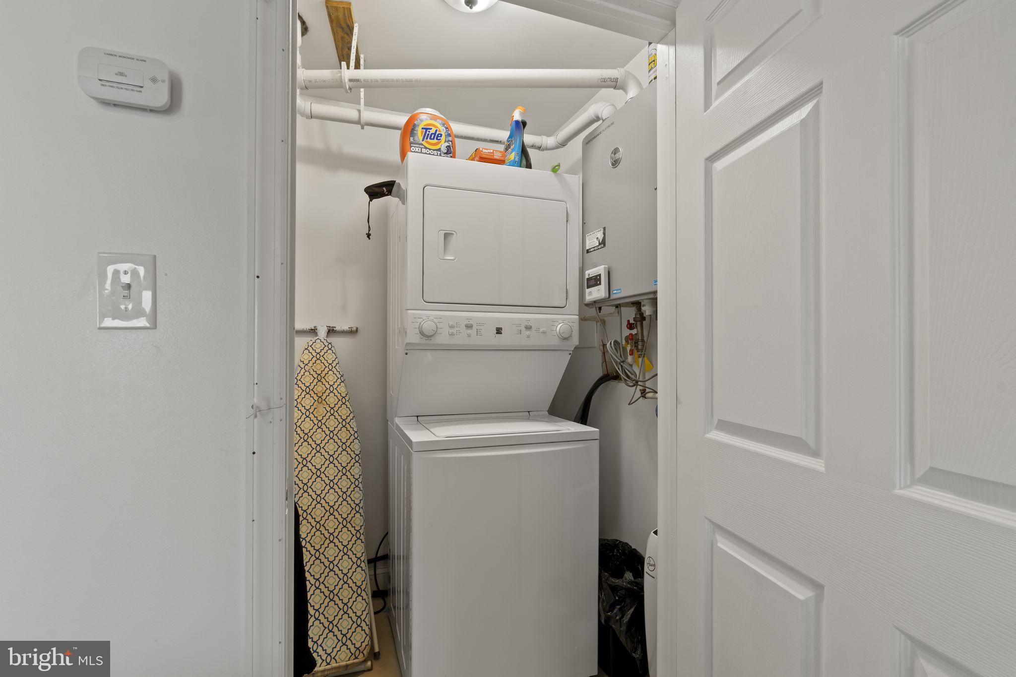 87 Hampton Gate Drive Sicklerville, NJ 08081 - Photo 24 of 43 En-law Laundry