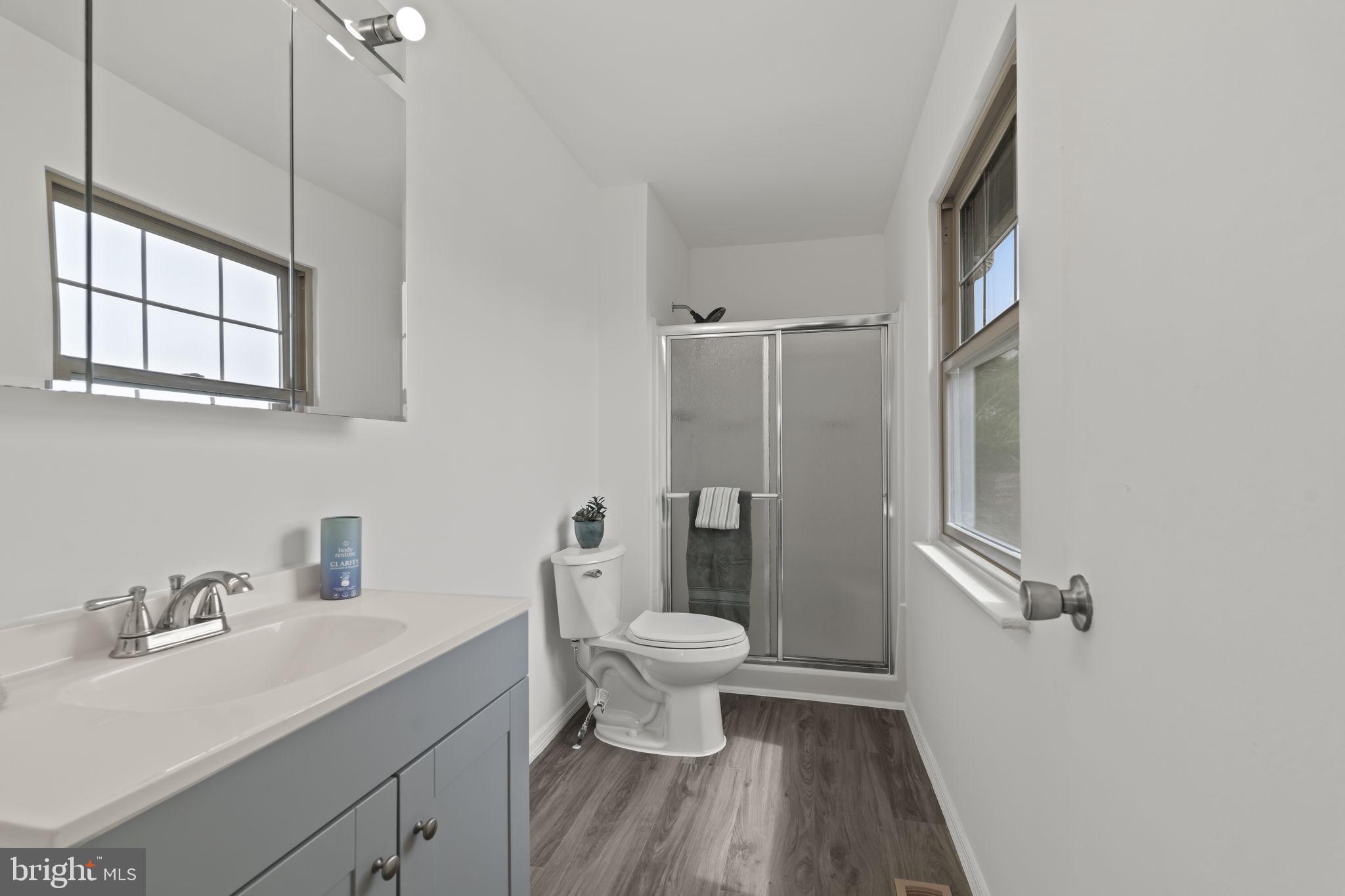 87 Hampton Gate Drive Sicklerville, NJ 08081 - Photo 29 of 43 Junior Suite Bath