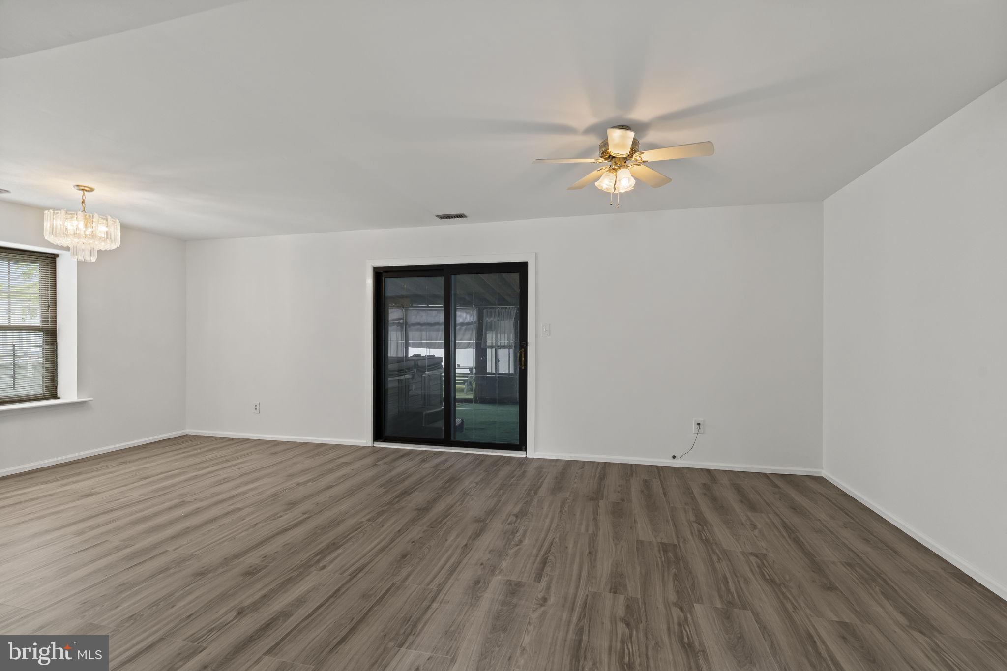 87 Hampton Gate Drive Sicklerville, NJ 08081 - Photo 7 of 43 Livingroom View