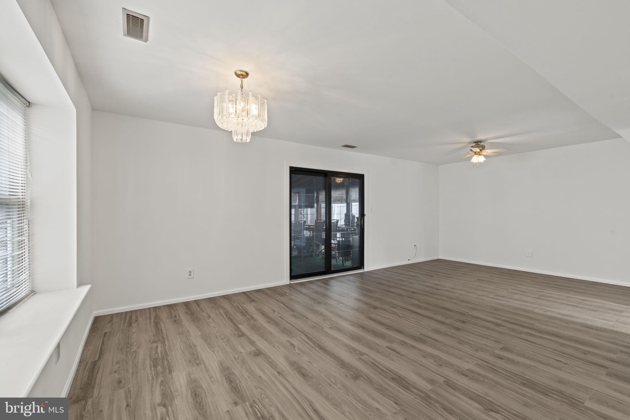 87 Hampton Gate Drive Sicklerville, NJ 08081 - Photo 9 of 43 Dinning View