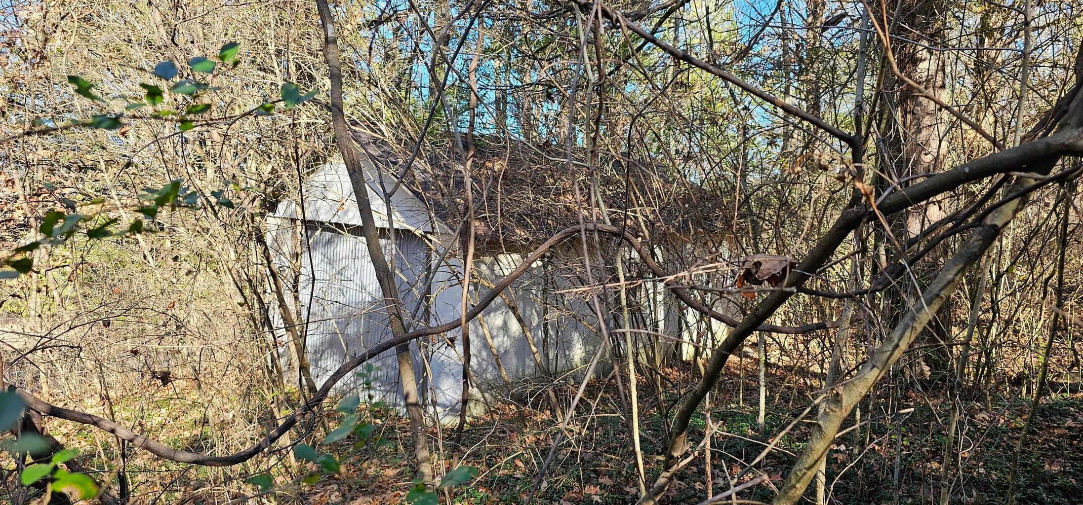 Na Griffith Highway Whitwell, TN 37397 - Photo 2 of 4 GH-storage