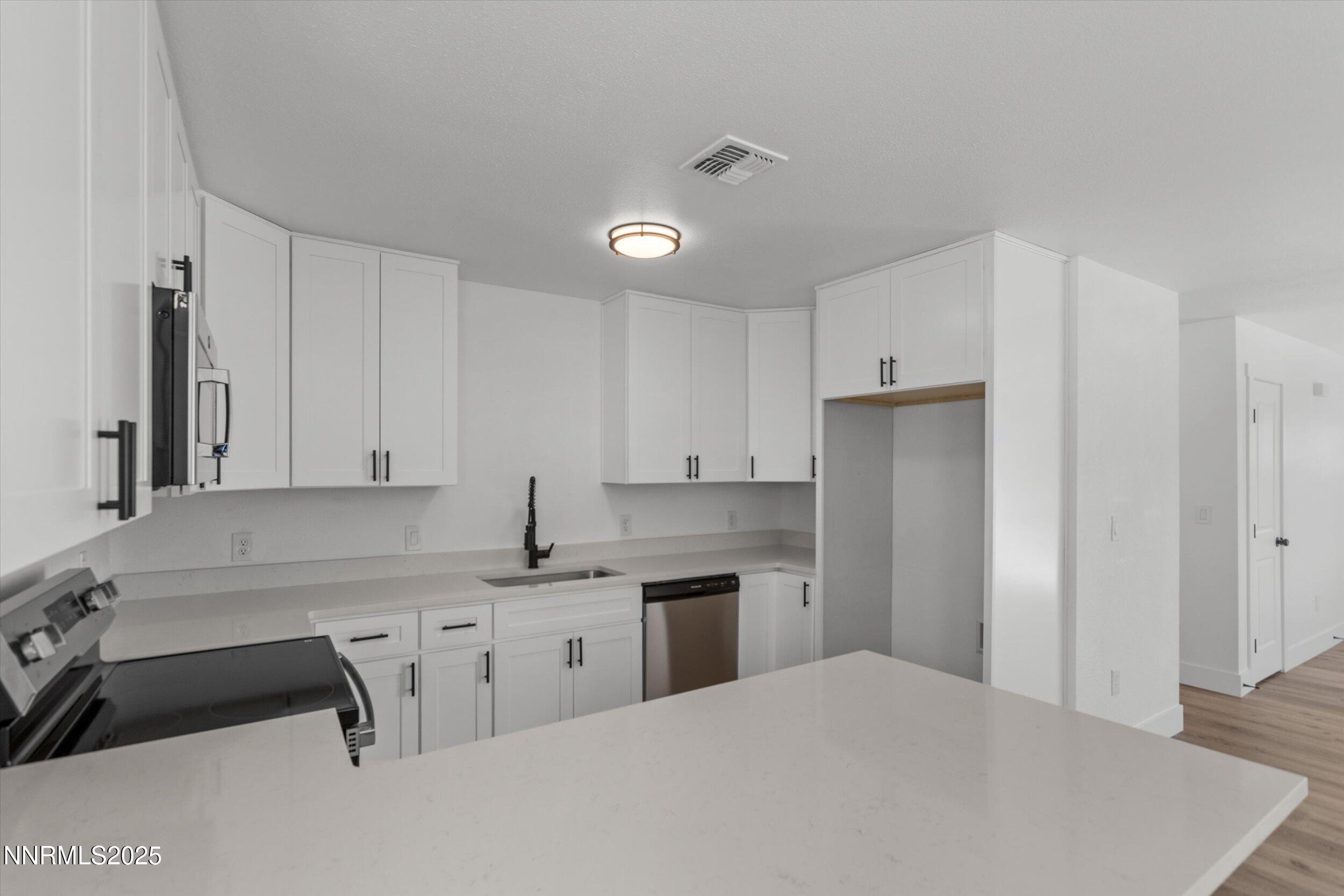 15205 North Red Rock Road Reno, NV 89508 - Photo 7 of 23 21-Kitchen