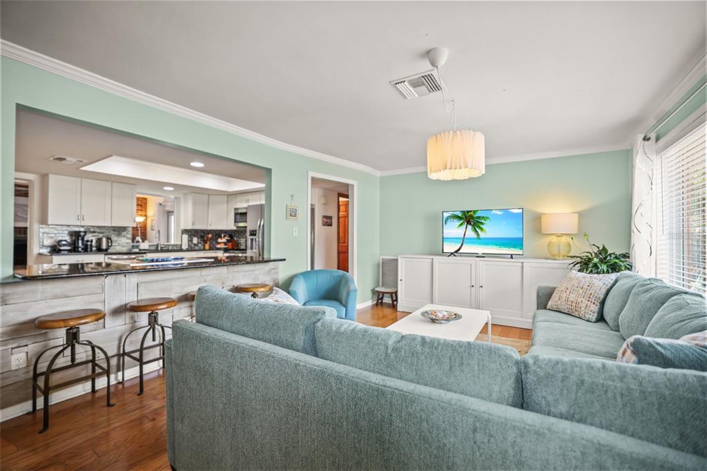 985 Gulf View Boulevard Dunedin, FL 34698 - Photo 6 of 52