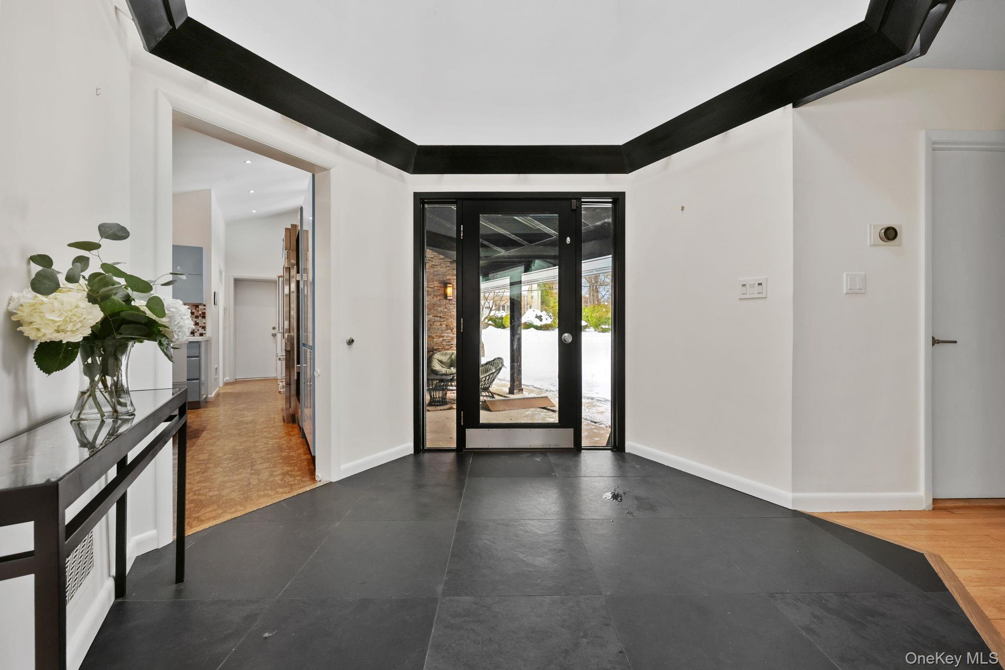 10 Lincoln Road Scarsdale, NY 10583 - Photo 3 of 34