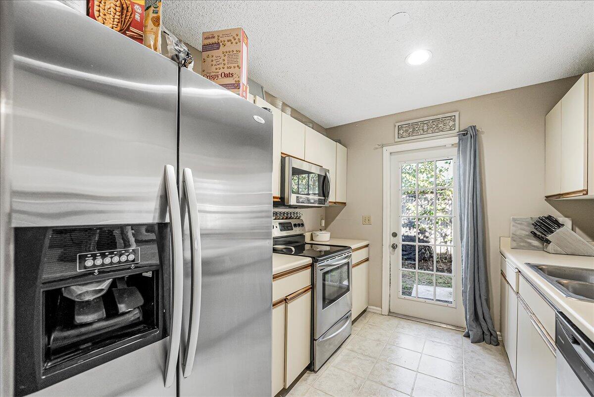 4797 Southeast Salvatori Road Stuart, FL 34997 - Photo 11 of 30 07-DSC0335