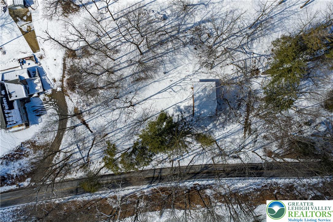 2058 River Road Mount Bethel, PA 18343 - Photo 2 of 39 a backyard of a house with lots of green space