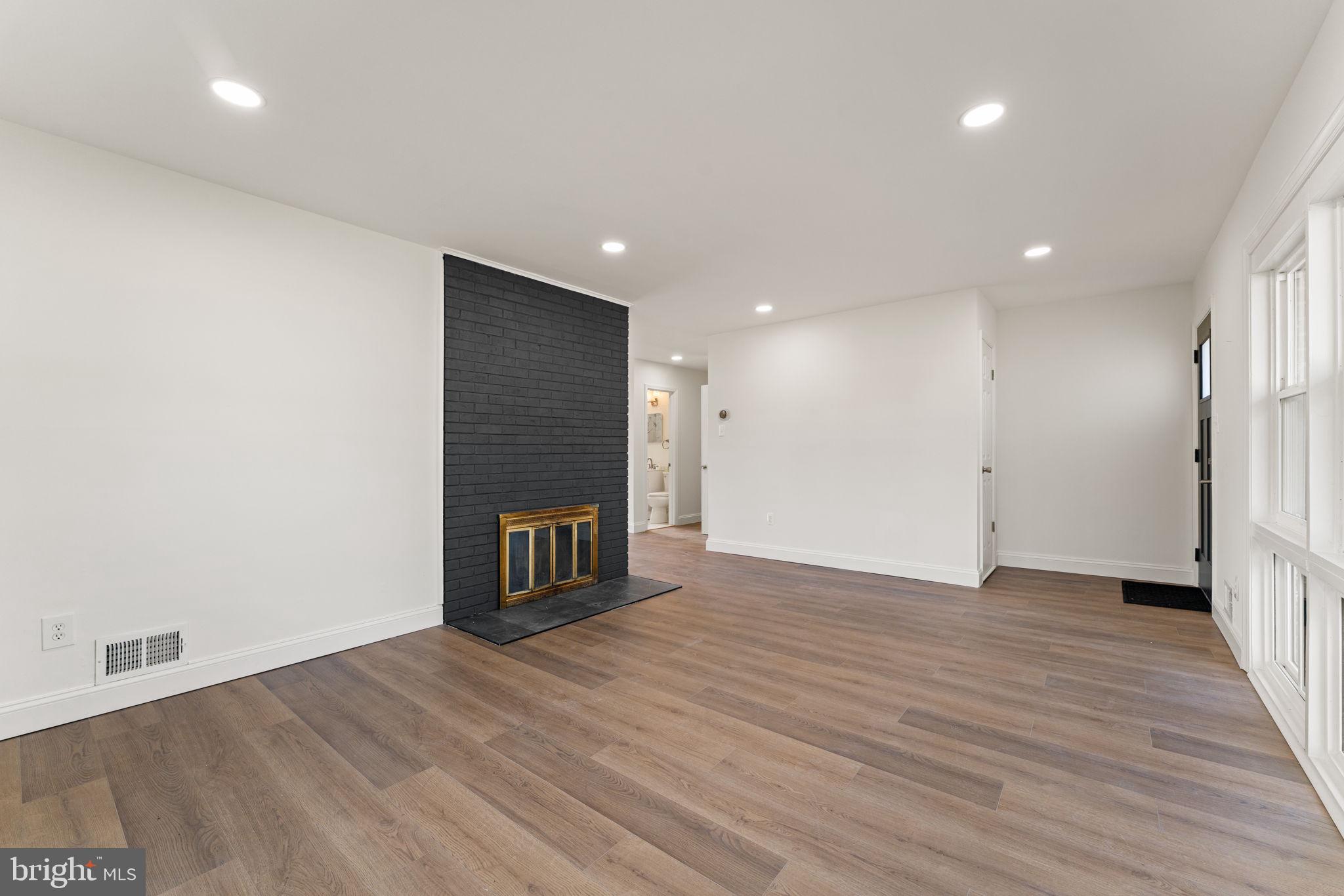 7407 Kelvin Place Springfield, VA 22151 - Photo 4 of 19