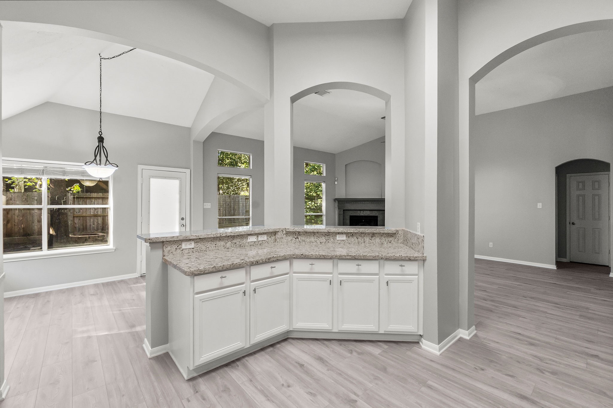 155 North Wimberly Way Conroe, TX 77385 - Photo 19 of 43