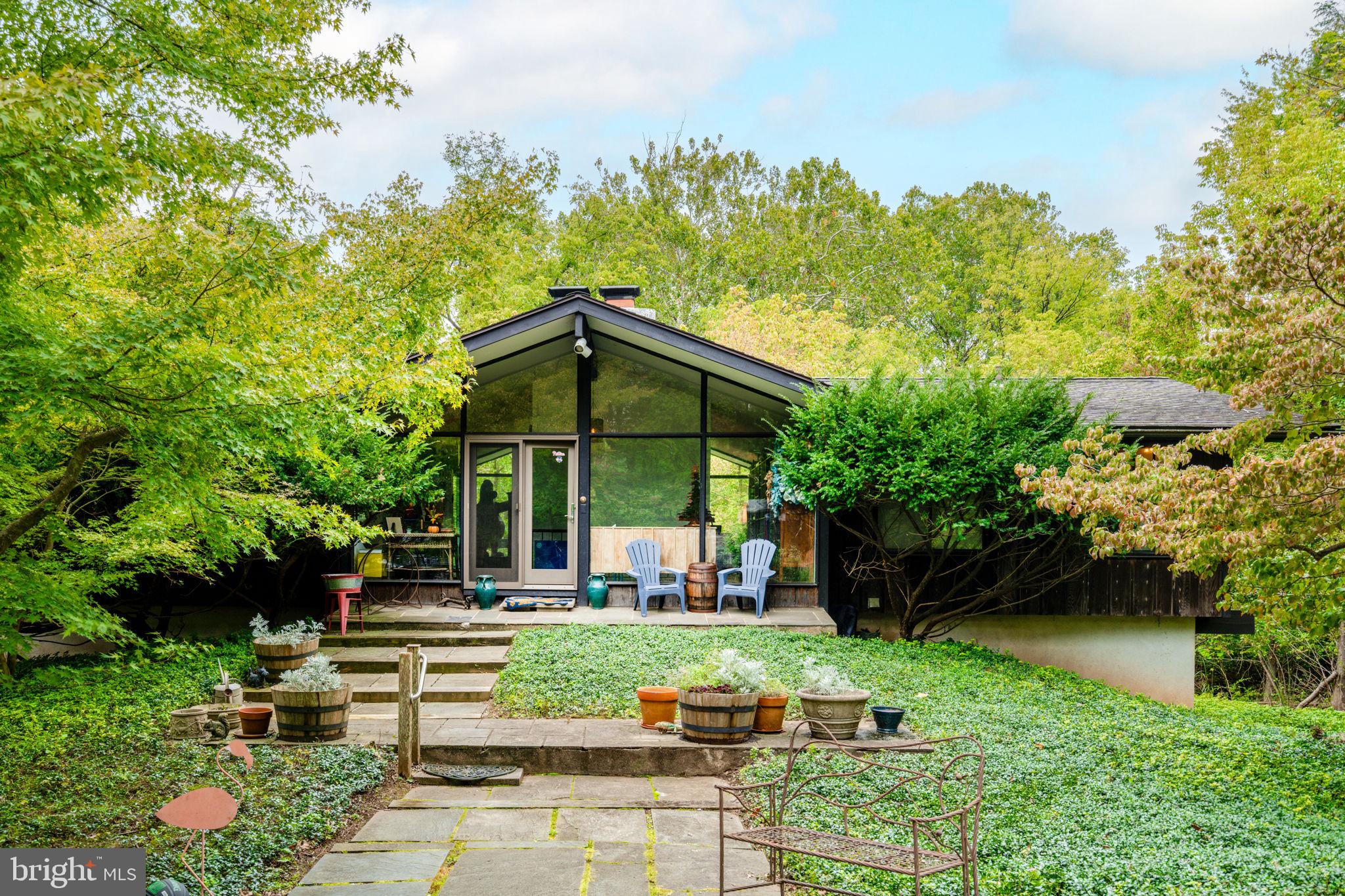 508 Brook Lane Conshohocken, PA 19428 - Photo 3 of 27