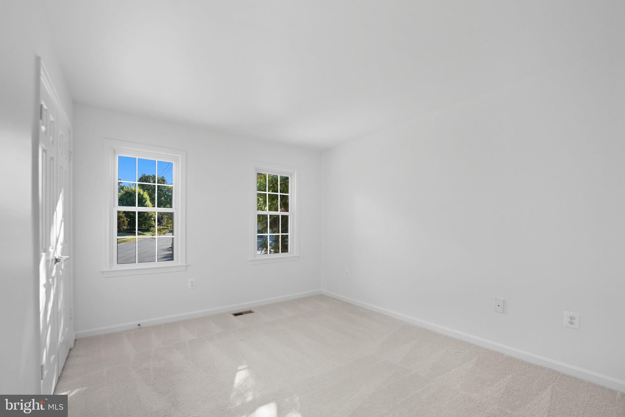 10196 Red Spruce Road Fairfax, VA 22032 - Photo 17 of 36 an empty room with a window
