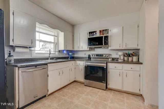 $240,000 | 105 Hedge Drive, Kingsport, TN 37660