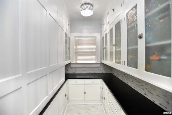 $449,000 | 1515 Northeast Glen Oak Avenue, Peoria, IL 61603