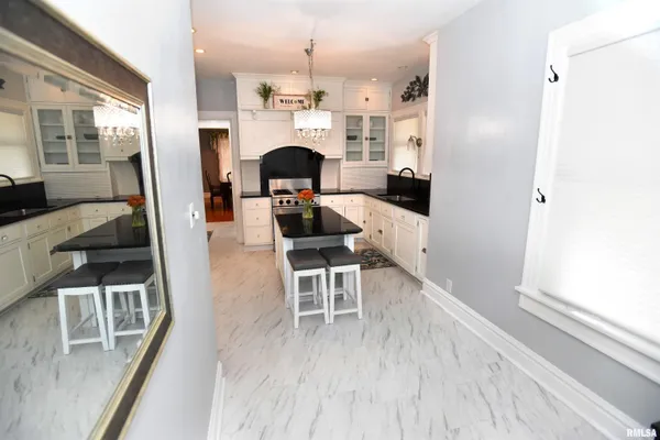 $449,000 | 1515 Northeast Glen Oak Avenue, Peoria, IL 61603