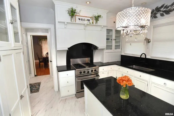 $449,000 | 1515 Northeast Glen Oak Avenue, Peoria, IL 61603