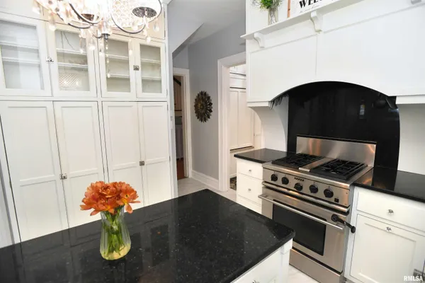 $449,000 | 1515 Northeast Glen Oak Avenue, Peoria, IL 61603