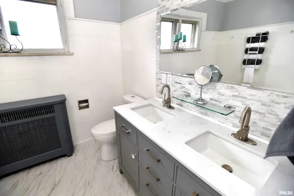 $449,000 | 1515 Northeast Glen Oak Avenue, Peoria, IL 61603