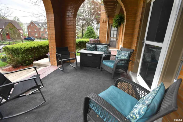 $449,000 | 1515 Northeast Glen Oak Avenue, Peoria, IL 61603