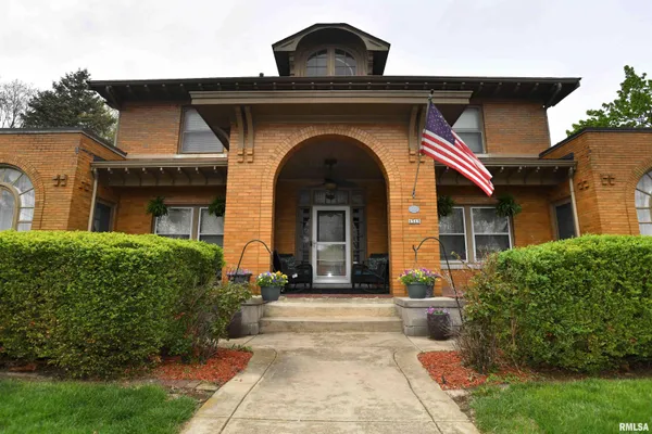 $449,000 | 1515 Northeast Glen Oak Avenue, Peoria, IL 61603