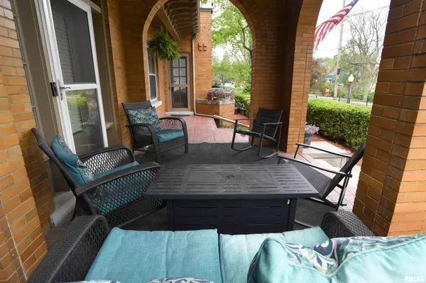 $449,000 | 1515 Northeast Glen Oak Avenue, Peoria, IL 61603