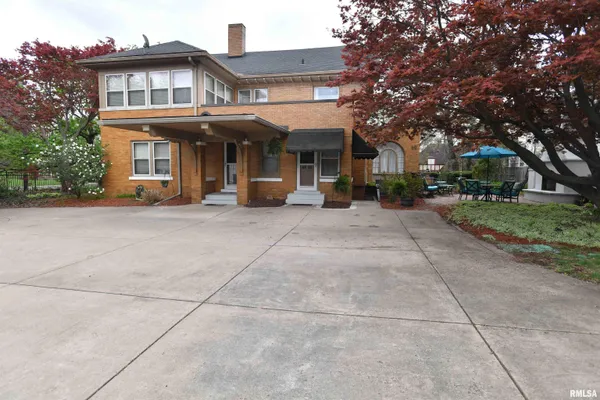 $449,000 | 1515 Northeast Glen Oak Avenue, Peoria, IL 61603