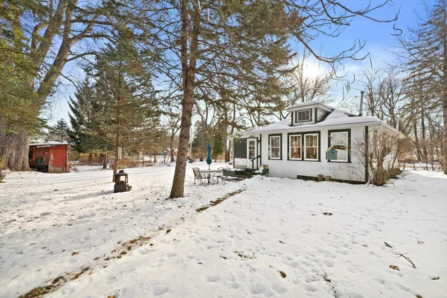 $299,900 | W862 Florence Road, Bloomfield, WI 53128