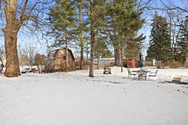 $299,900 | W862 Florence Road, Bloomfield, WI 53128