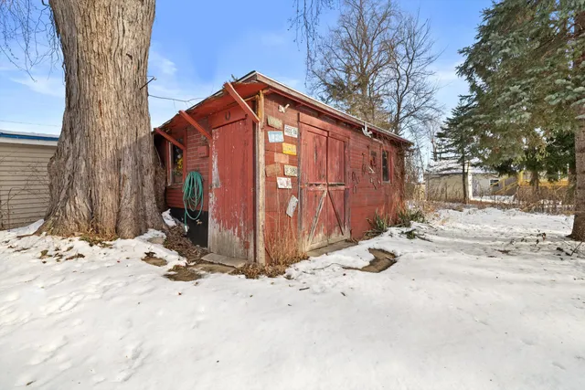 $299,900 | W862 Florence Road, Bloomfield, WI 53128