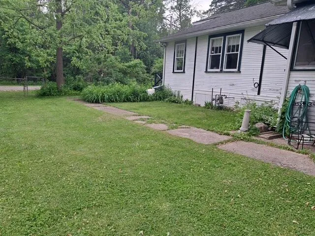 $299,900 | W862 Florence Road, Bloomfield, WI 53128