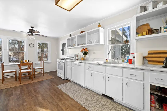 $299,900 | W862 Florence Road, Bloomfield, WI 53128