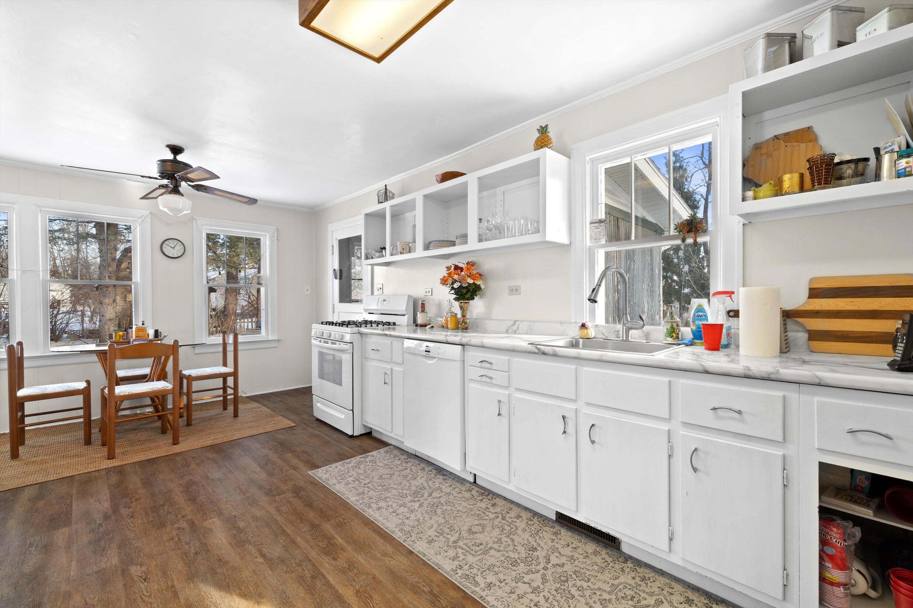 W862 Florence Road Bloomfield, WI 53128 - Photo 8 of 40 21-IMG_9948