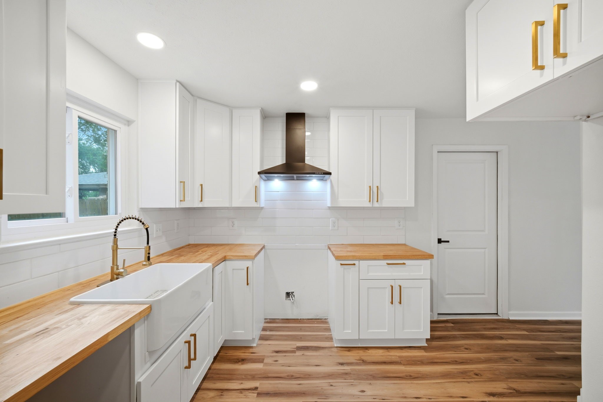 4907 Ripple Creek Drive Baytown, TX 77521 - Photo 23 of 45 Kitchen will have stove and dishwasher