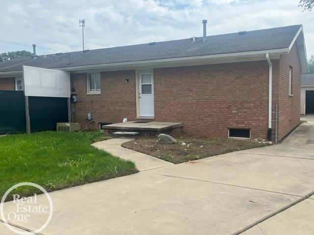 406 Spring Street, Unit A Almont, MI 48003 - Photo 4 of 19
