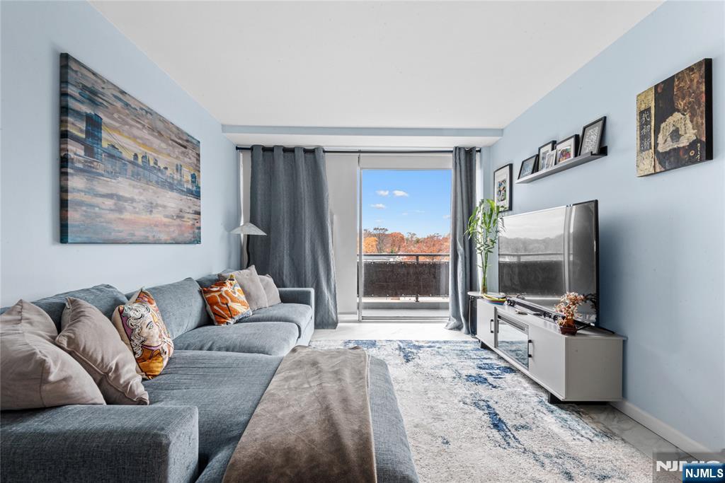 4 Horizon Road, Unit 1031 Fort Lee, NJ 07024 - Photo 3 of 18