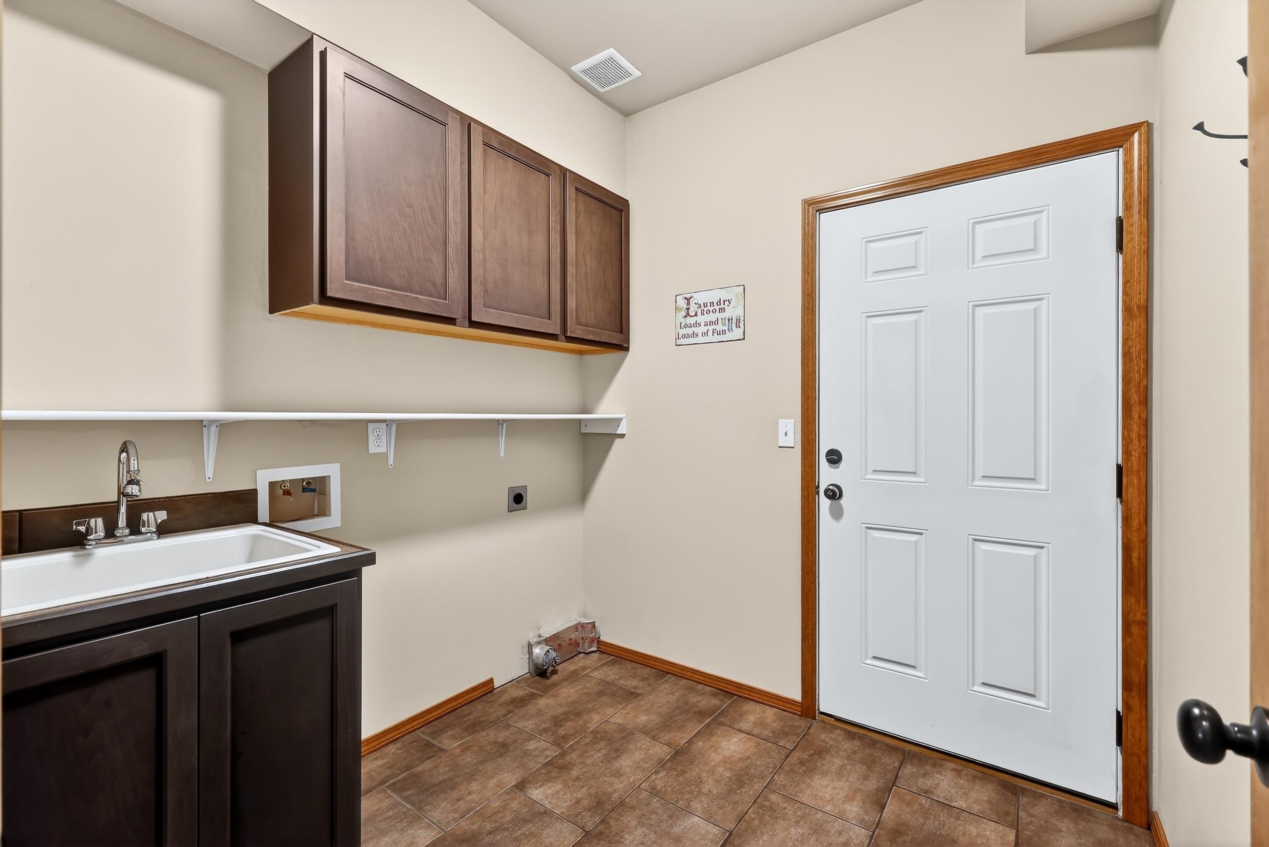 1003 South Henry Road Greenacres, WA 99016 - Photo 11 of 50