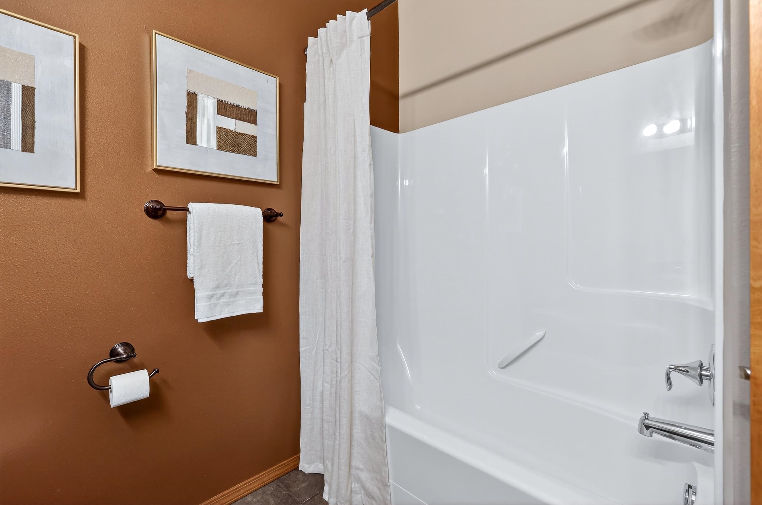 1003 South Henry Road Greenacres, WA 99016 - Photo 13 of 50